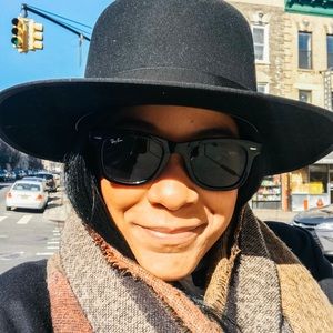 Meet your Posher, Melina